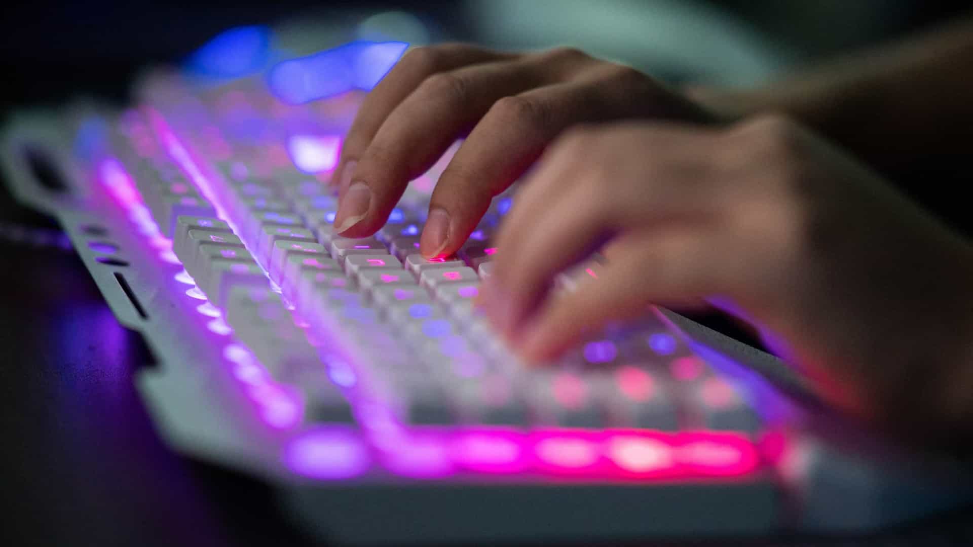 PF busca financiadores de jovem apontado como hacker que atacou ConecteSus
