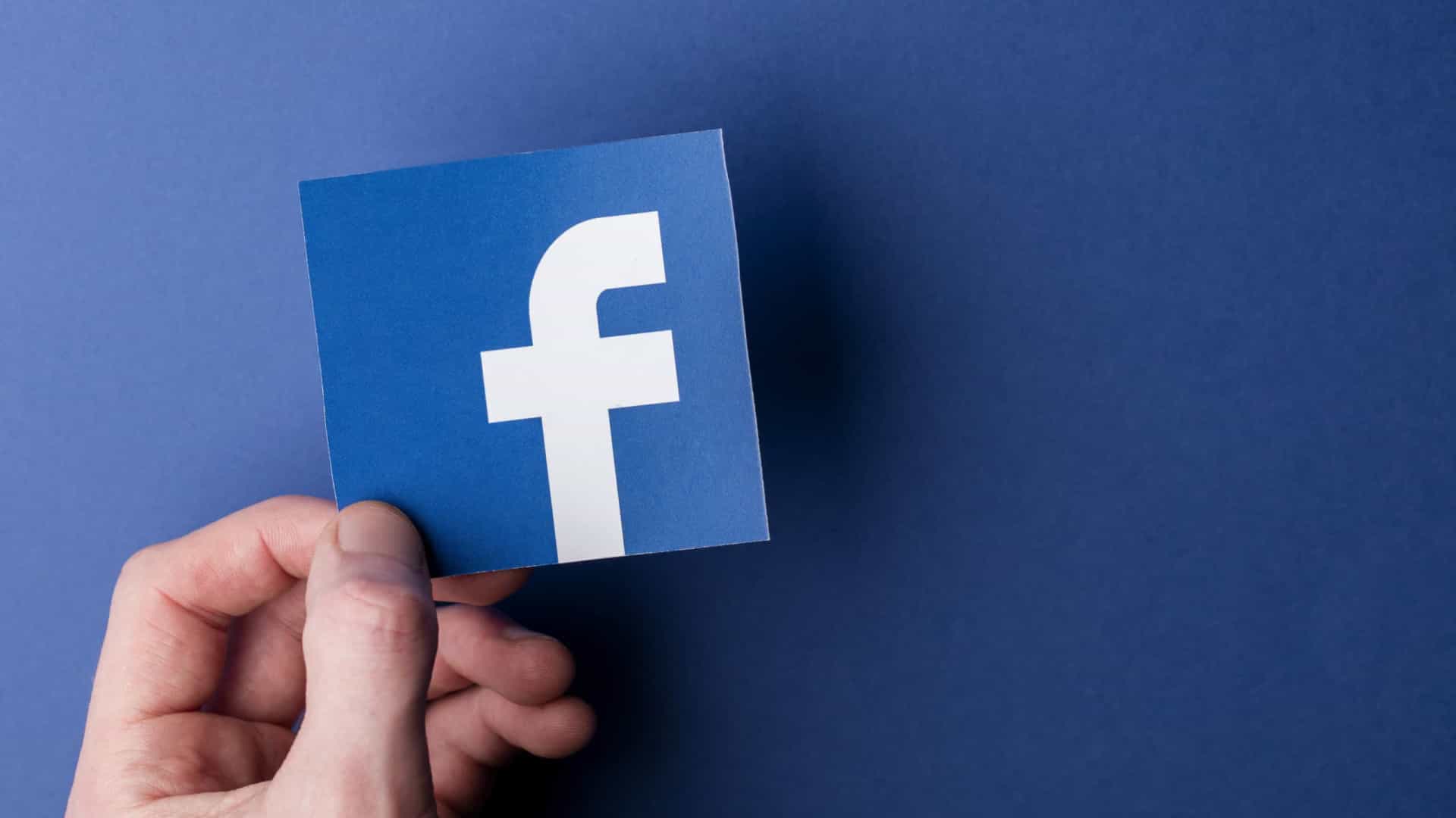 Facebook passa a remover postagens que pedem golpe no Brasil
