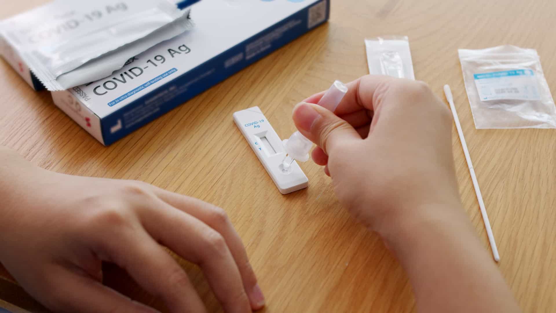 Farmácias devem registrar menos de mil casos de Covid ainda neste mês
