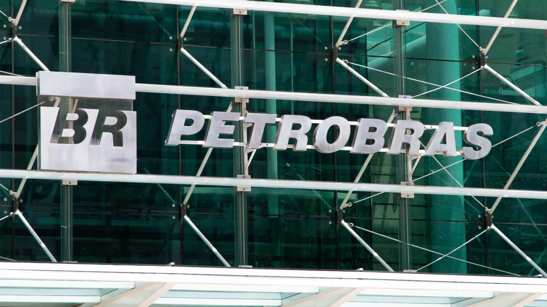 Petrobras reduz preço do querosene de aviação em 0,84% a partir de 1º de outubro
