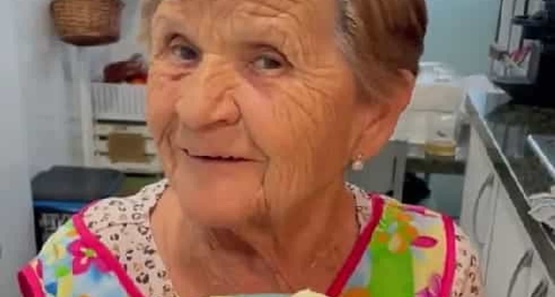 Com humor e criatividade, Rosa, a Tiktoker de 81 anos com mais de sete milhões de seguidores
