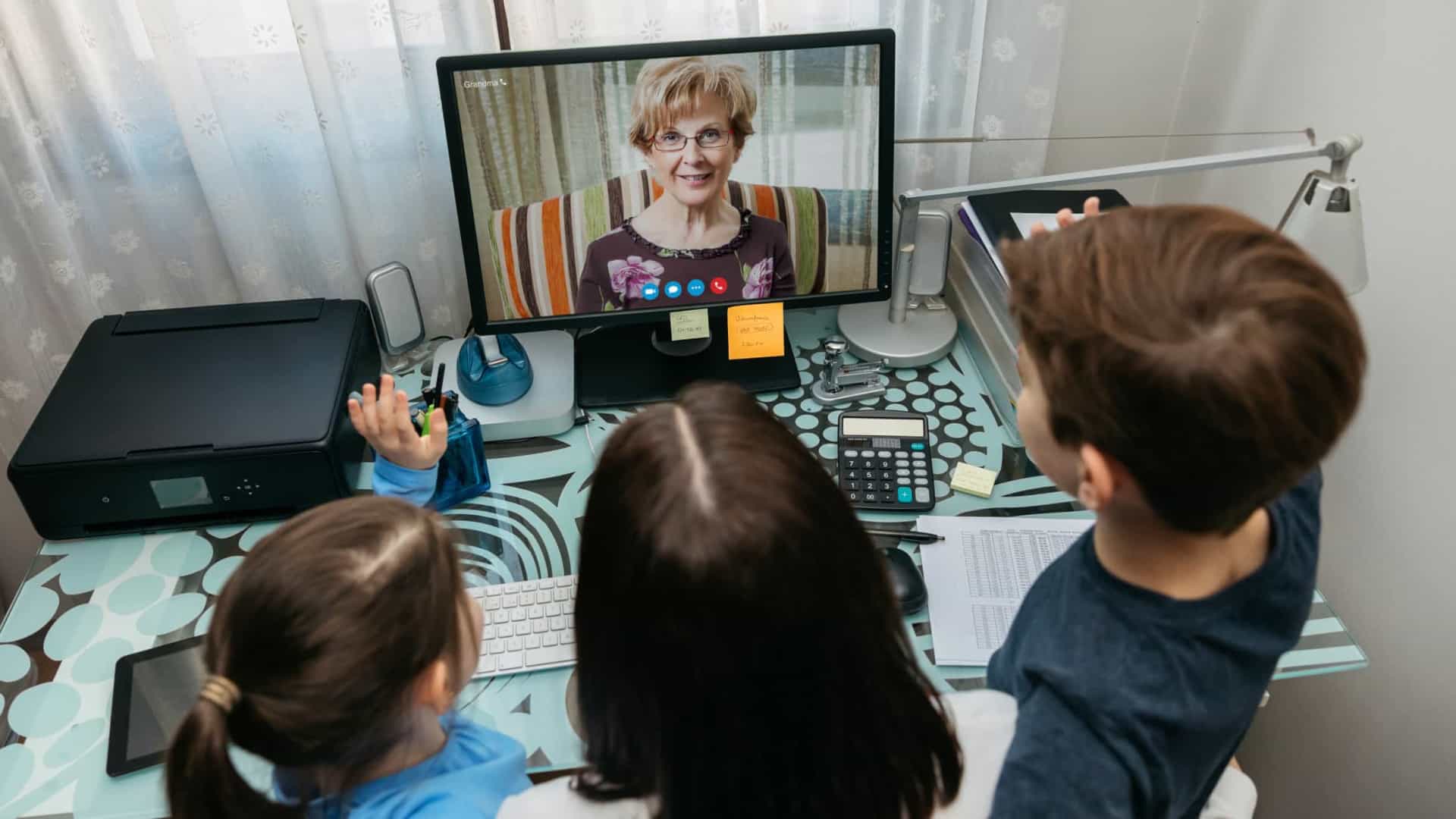 32% das crianças e dos adolescentes buscam apoio emocional na internet
