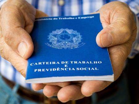 Brasil cria 260 mil vagas formais de emprego no melhor janeiro em 30 anos