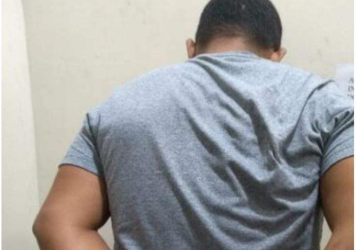 Tarado obriga mulher de amigo a fazer sexo oral e acaba sendo agredido em delegacia