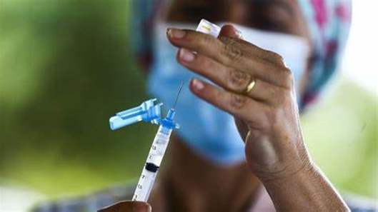 Entenda o debate sobre aplicação da 4ª dose da vacina da Covid-19 no Brasil