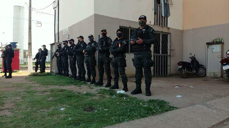 Polícia Militar faz arrastão no Orgulho do Madeira e prende 20 foragidos