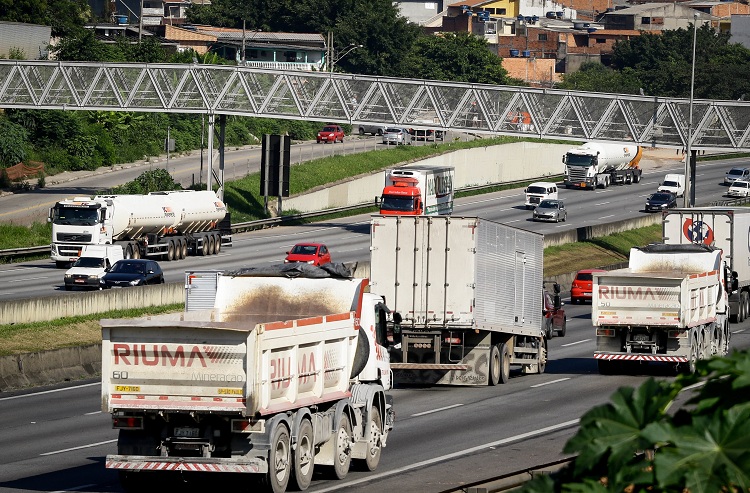 Pix Caminhoneiro de R$ 1.000 terá duas parcelas pagas na primeira quinzena de agosto
