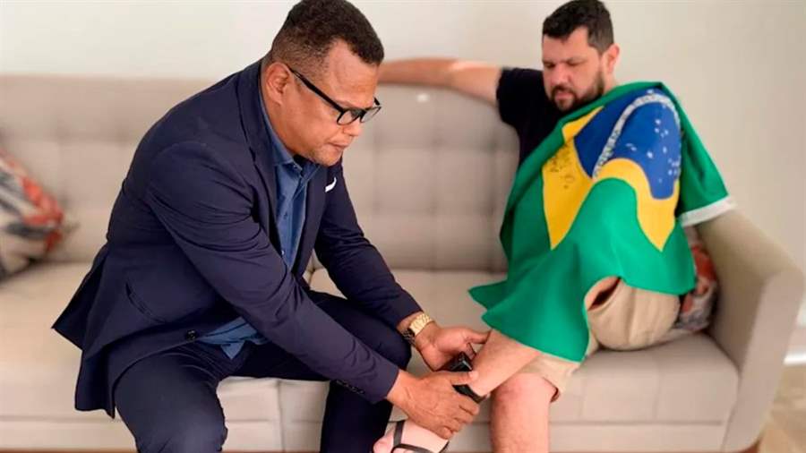 Mulher de Oswaldo Eustáquio diz que ministro Alexandre de Moraes revogou prisão