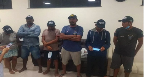 Bilhete em garrafa  ajuda Marinha a encontrar náufragos em ilha  no Pará