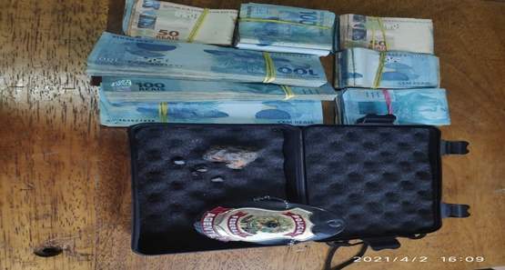 PF apreende homem com quantia de R$. 50.870,00 em espécie 