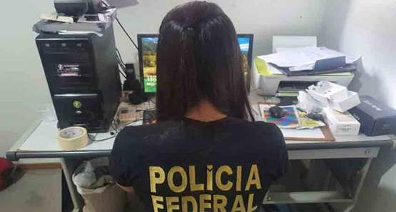 PF prende mecânico que armazenava arquivos de pornografia infantil em RO