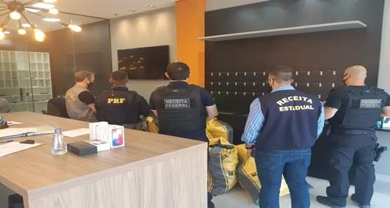 Operação da Receita/PRF/SEFIN, apreende produtos da Apple na capital 