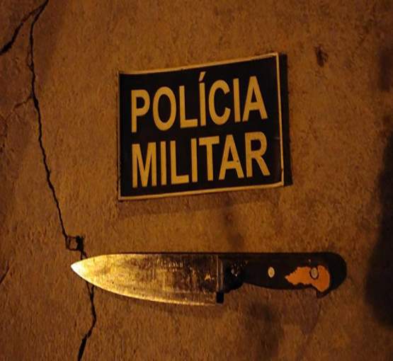 Tentativa de homicídio a facadas é registrada  e PM prende acusados 