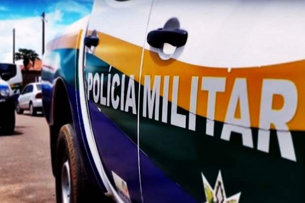 Dupla em motocicleta tenta matar comerciante a tiros na Zona Leste 