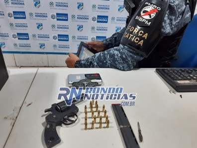 Jovem é preso armado e alega que é para se defender de ataques de facção