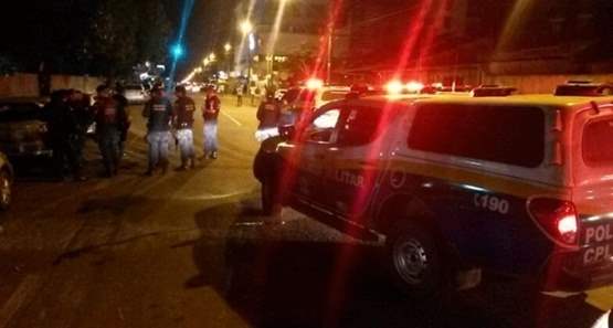 Polícia prende em flagrante homem que roubava mulher no semáforo