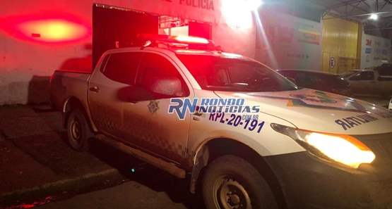 Homem é atacado a golpes de facão durante jogo de baralho 