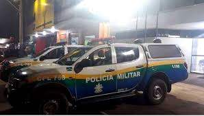 Ladrões quebram porta e arrombam loja de confecções na capital