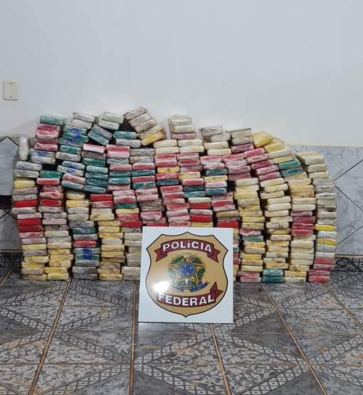 PF apreende 323 quilos de cocaína no entroncamento das BR's-425 com BR-364 
