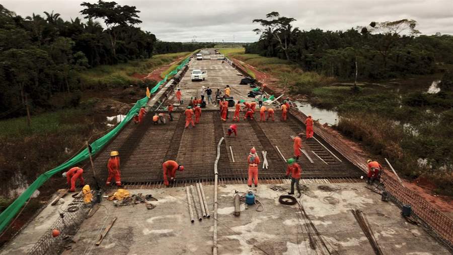 Ponte do Rio Madeira está em fase de acabamento para inauguração