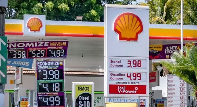 Pela 11ª semana, gasolina cai mais 2,5% e chega a R$ 5,04 nos postos

