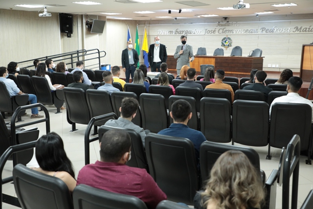 Mais 26 candidatos aprovados no concurso do Tribunal de Justiça tomam posse
