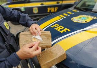 PRF apreende mais de 10 kg de cocaína avaliada em quase R$ 2 milhões na BR-364