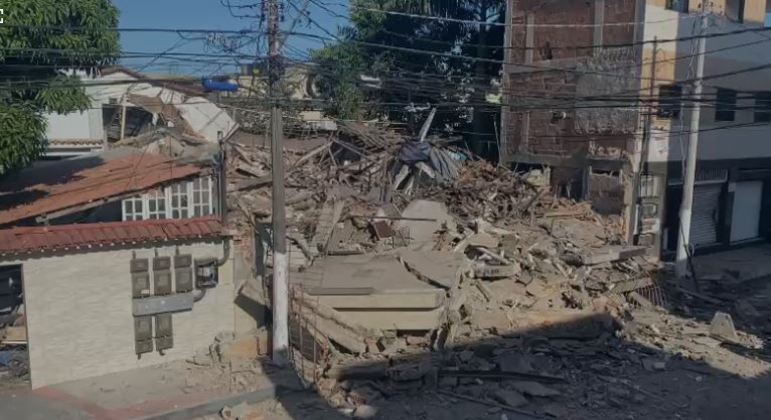 Prédio de três andares desaba no Espírito Santo e forte explosão deixa feridos
