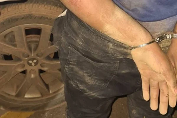 Mulher é resgatada após ser estuprada e ter pedaço do braço arrancado pelo criminoso