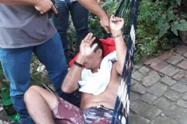 Preso marido que surrou a esposa por ciúmes e depois foi dormir