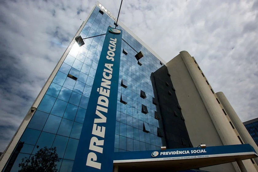 INSS pagará revisão dos auxílios em maio; veja como fazer a consulta do calendário