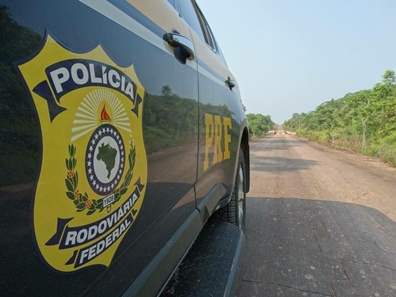 Motorista cai preso em blitz da PRF contrabandeando topázio de garimpo da região