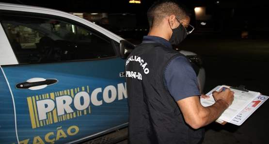Procon fiscaliza planos de saúde para garantir testes de covid-19 