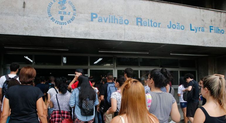 
Estudante em lista de espera do Prouni tem até hoje para comprovar dados