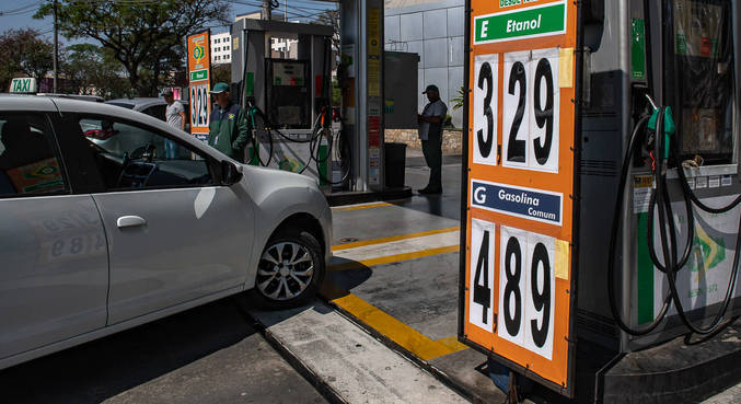 
Após nona queda seguida, gasolina é mais vantajosa que etanol em 23 estados e no DF
