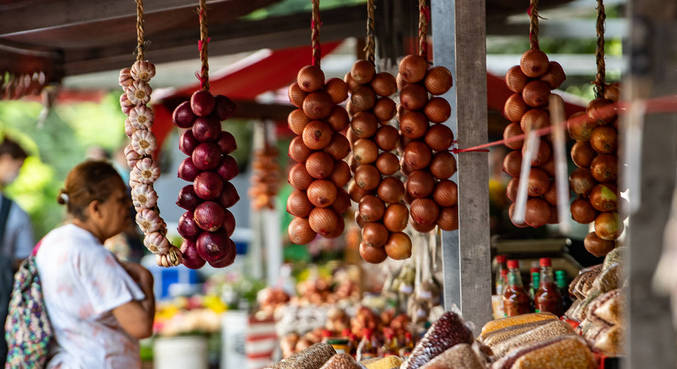 
Cenoura e tomate ficam mais baratos, mas cebola dispara 22% em maio
