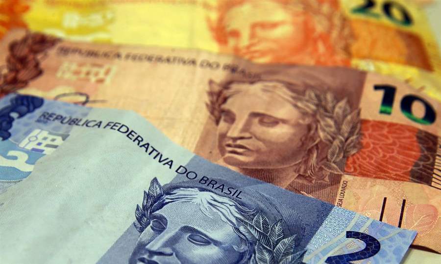 Famílias com dívidas em atraso crescem para 67,3% em abril
