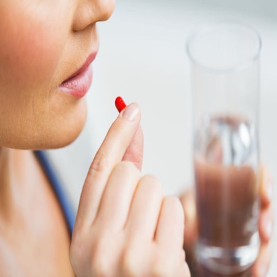 Reposição hormonal na menopausa é associada a maior risco de depressão, aponta estudo
