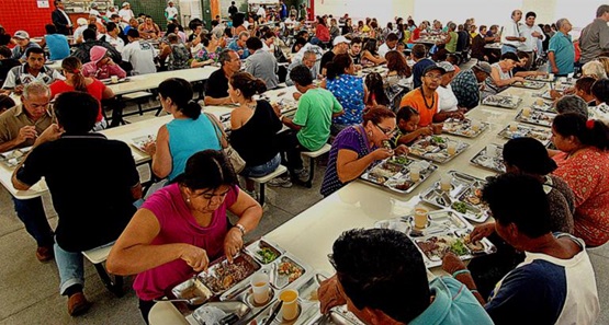 Economistas alertam  que comer fora de casa fica até 27% mais caro em dois anos 