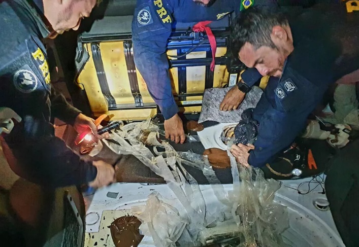 Policial penal de RO e esposa são presos com 11 quilos de cocaína no CE
