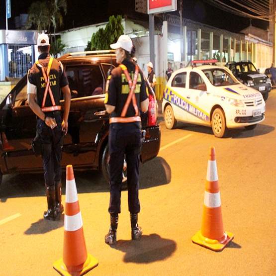 Após tentar fugir de blitz da Lei Seca capitão da Polícia Militar acaba preso