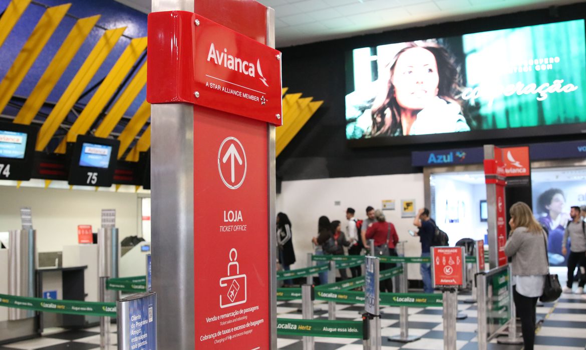 CVC é multada por venda de passagens de companhia em falência
