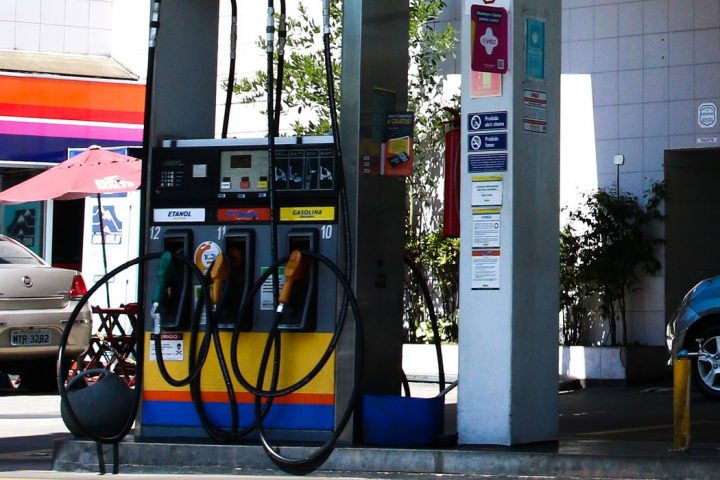 Postos terão duas formas de mostrar preços de combustíveis, após determinação da ANP