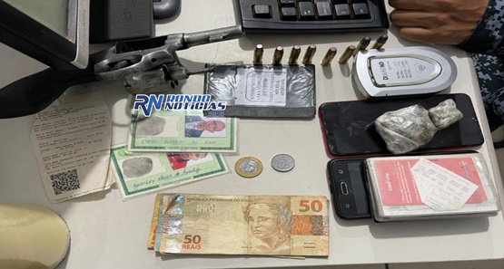 Homem é preso após se exibir com arma de fogo durante bebedeira na zona sul