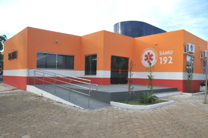 Ladrões invadem prédio do Samu e roubam arma e colete balístico de vigilante