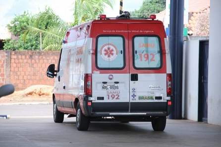 Jovem de 17 anos leva facada e fica com  as vísceras expostas 
