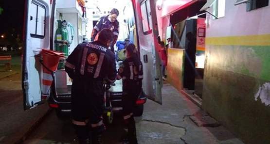 Homem reclama de cliente que perturbava em bar e é agredido com facão