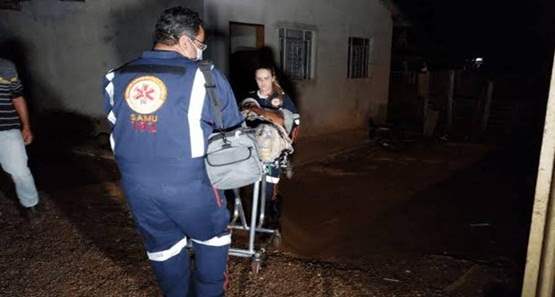 Jovem é agredido a golpes de facão por desconhecido no Mariana