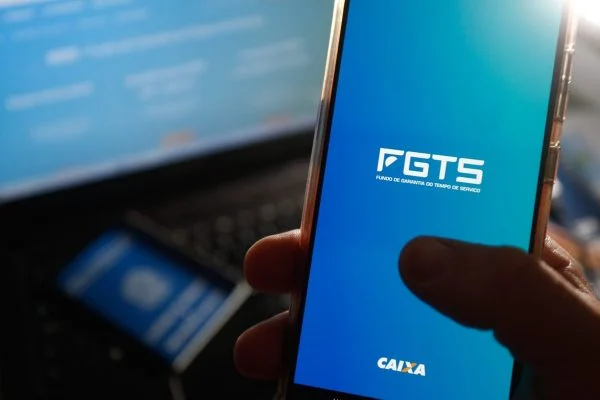 Saque de até R$ 1 mil do FGTS começa em 20 de abril; confira o calendário completo