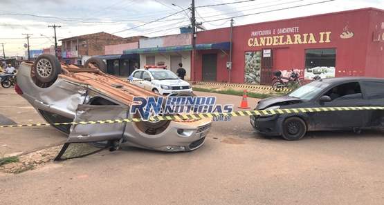 Carro de sargento capota  em acidente com moto e outro automóvel 